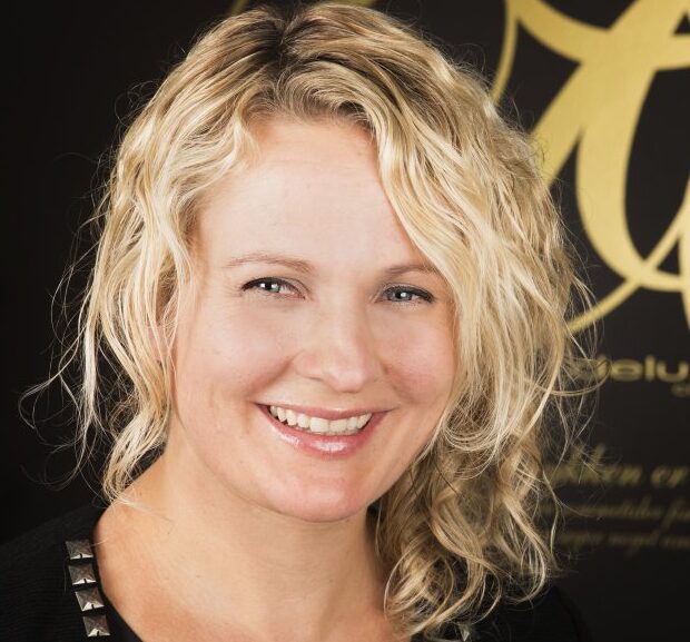 Randi Vestergaard, indehaver af Deluxe Hairstudio